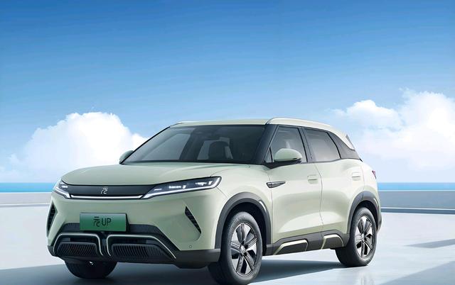 2026比亚迪密集上新,家用车市场迎大变局-有驾