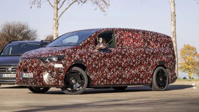 奔驰预告全新豪华纯电MPV VLE：能自动泊车、后轮转向