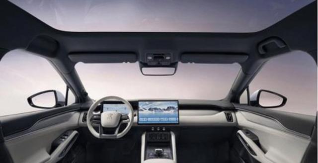 兜里有钱，能买SUV就别买轿车，SUV空间更大驾驶更稳，满足家庭和多场景需求是明智选择-有驾