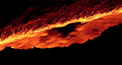 打铁花时，1600°C的铁水在空中一共炸裂几次？