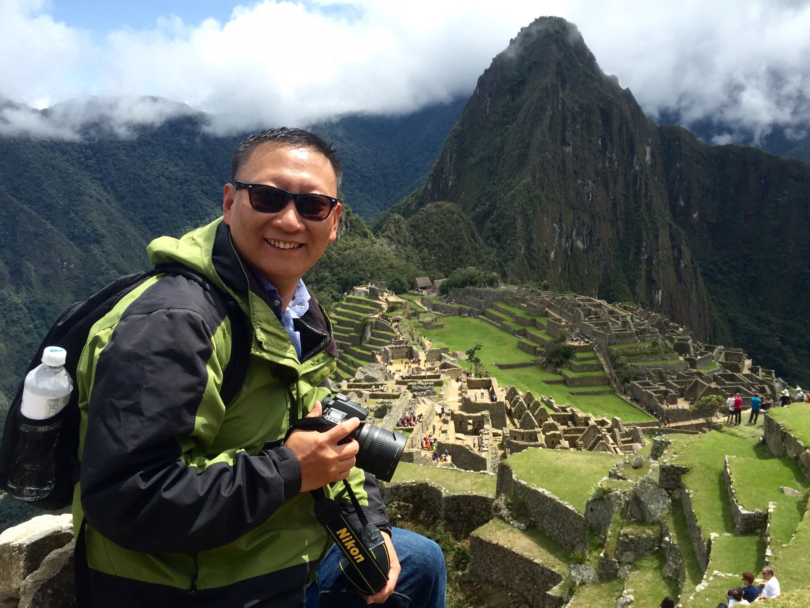 带团200天的导游、8年没返乡的餐饮人和急诊科医生的春节｜新春走基层