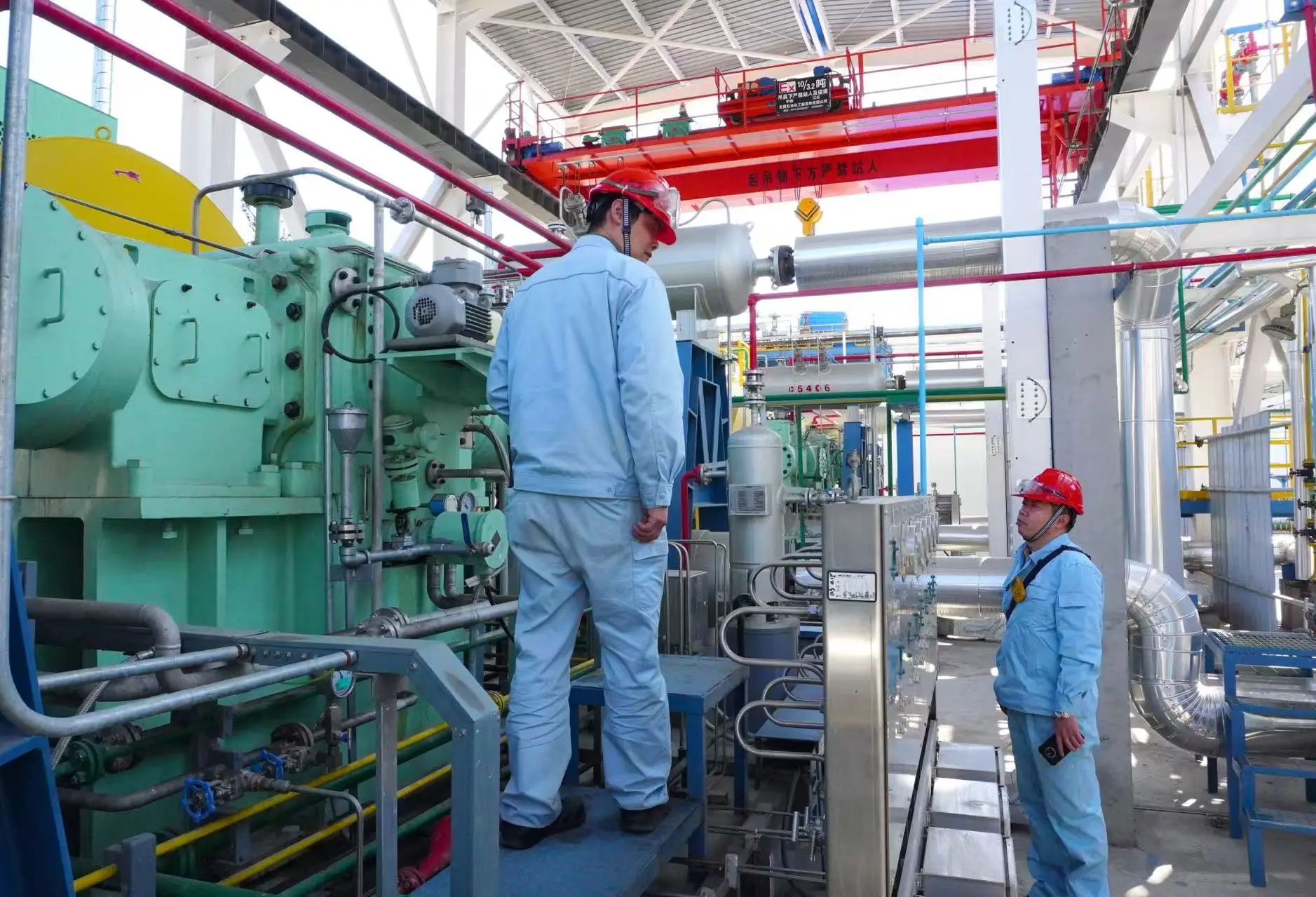 高桥石化开足马力生产航煤保障市民出行