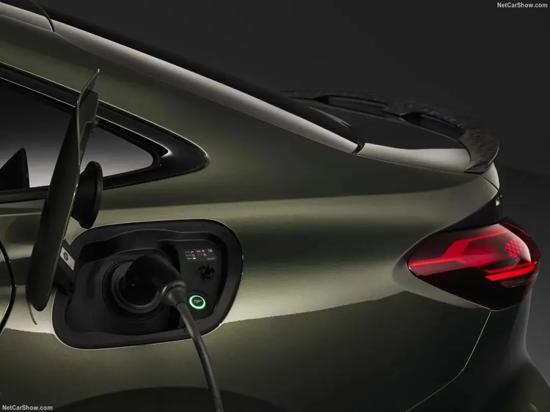 奥迪插混suv_奥迪插电混动车型价格_