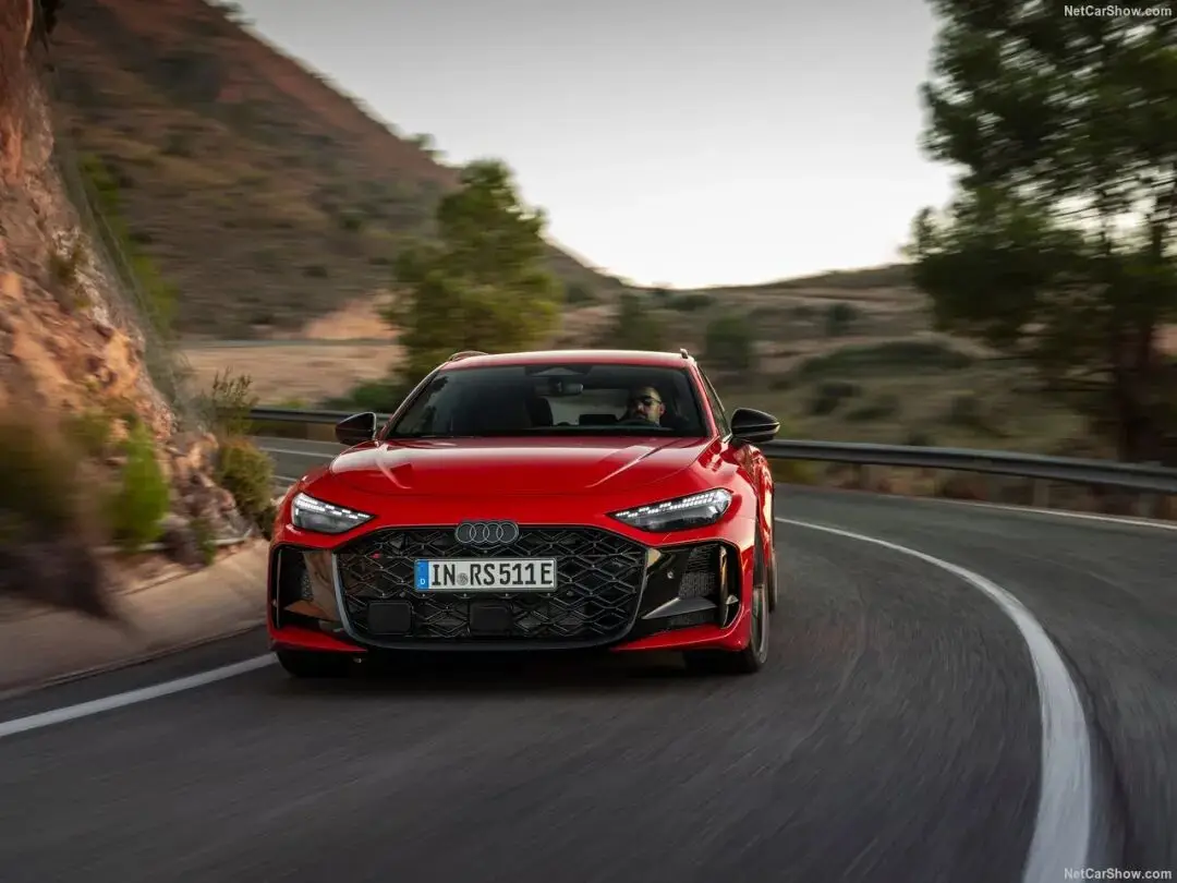 奥迪插混suv_奥迪插电混动车型价格_