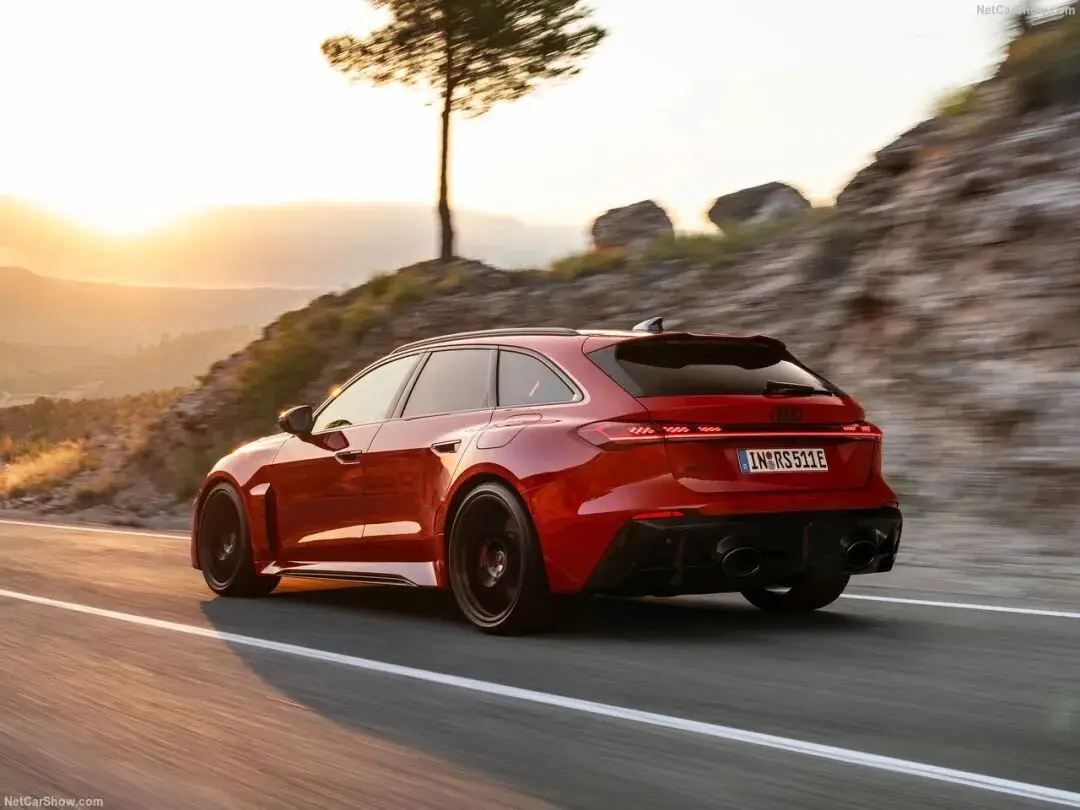 奥迪插混suv_奥迪插电混动车型价格_