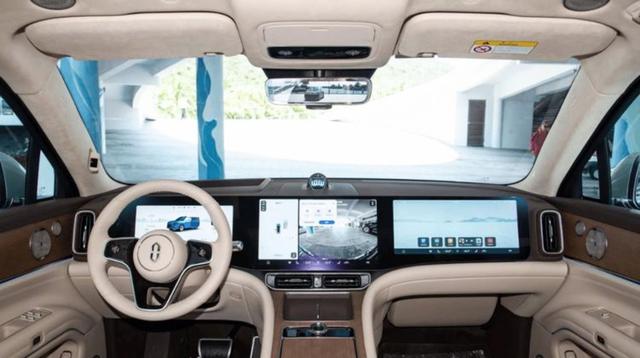 华为真的把国人的心思琢磨透了，要豪华，150万买尊界S800要体面，50万买问界M9要空间，40万买享界S9要舒适，30万买岚图FREE满足不同需求