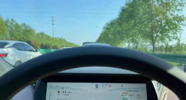 为什么百万油车几乎没和新能源比速度,春节回家发现发小二亮从思域换成理想L9,开车态度与生活态度截然不同-有驾