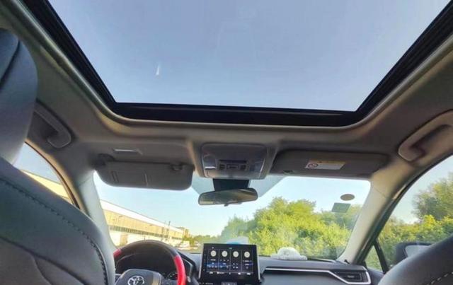 年初八朋友圈还在返程堵车,广汽丰田却率先开完新车发布会,威兰达AIR版多项高配惊艳亮相,销售称这就是“起步即高配”-有驾