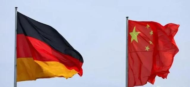 默茨访华倒计时!德国车企进退两难华为问界涨势为何拦不住-有驾