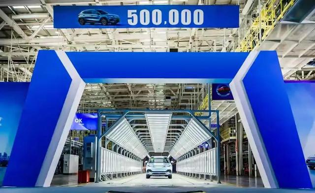 默茨访华倒计时!德国车企进退两难华为问界涨势为何拦不住-有驾