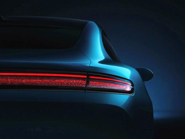 华为造了台“小米SU7”,比保时捷Taycan漂亮,价格还不贵-有驾