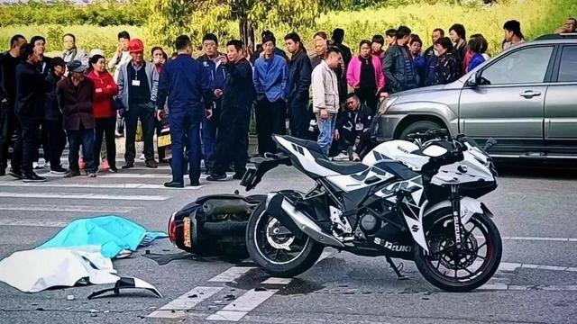 摩托车别逞能，你真的不会飞，开得快不算本事，平安到家才是真本事