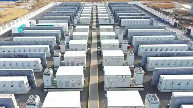 别再等固态电池！比亚迪三款千公里新车上市，续航焦虑完全终结-有驾