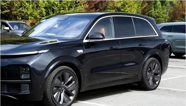 30万SUV对决:汉兰达VS理想L8真实对比评测!-有驾