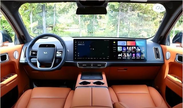 30万SUV对决:汉兰达VS理想L8真实对比评测!-有驾