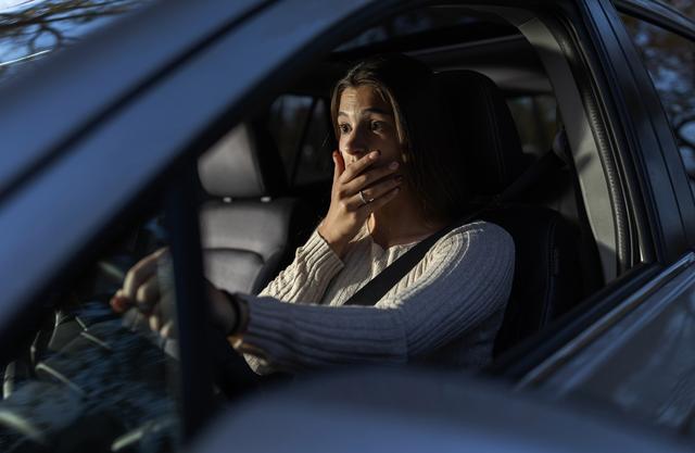 疲劳驾驶，12公里堵车背后的生死警示-有驾