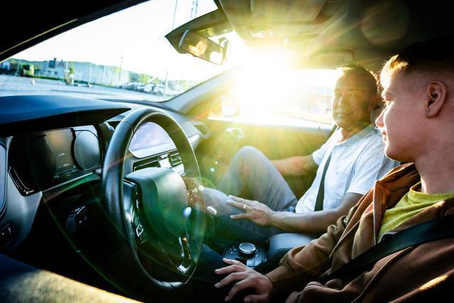 疲劳驾驶，12公里堵车背后的生死警示-有驾