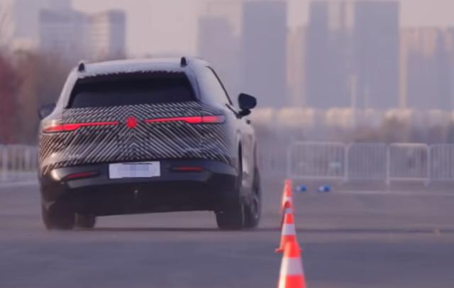 伪装下的猛兽,与众08路测初体验-有驾