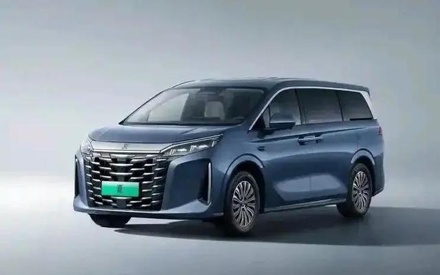 从废旧电池起家,比亚迪掌门人王传福凭实力闯出万亿版图-有驾