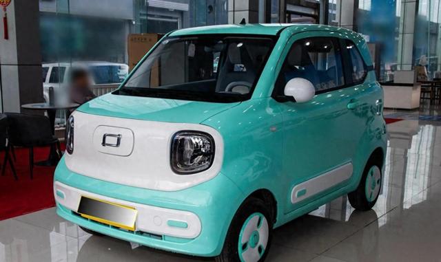 马年开小马太应景！一汽奔腾摩登马4.59万上市，20万辆里程碑+复古颜值双出圈