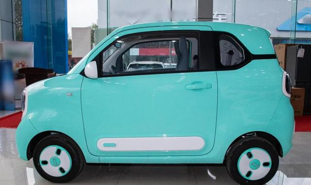 马年开小马太应景!一汽奔腾摩登马4.59万上市,20万辆里程碑+复古颜值双出圈-有驾