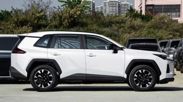 13万级别威兰达AIR版马年开工首日正式上市,权益价13.78万起动力配置全面升级,广汽丰田推出厂家直销保养套餐无套路消费者购车更安心-有驾