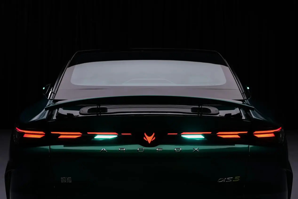 极狐全新阿尔法S5官图发布3月1日开启预售