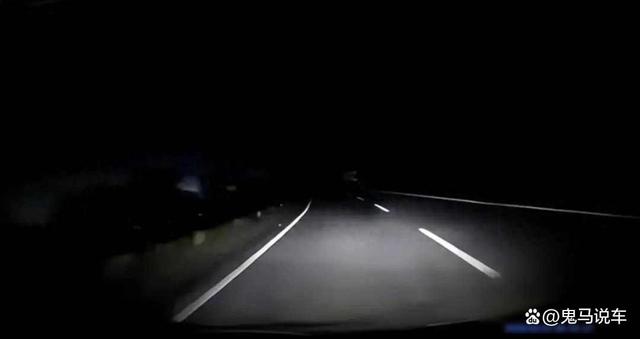 深夜高速喊 “关灯” 竟全车灯灭！领克车主撞护栏，系统还说不会哟，OTA 升级才补上漏洞，语音安全引争议-有驾