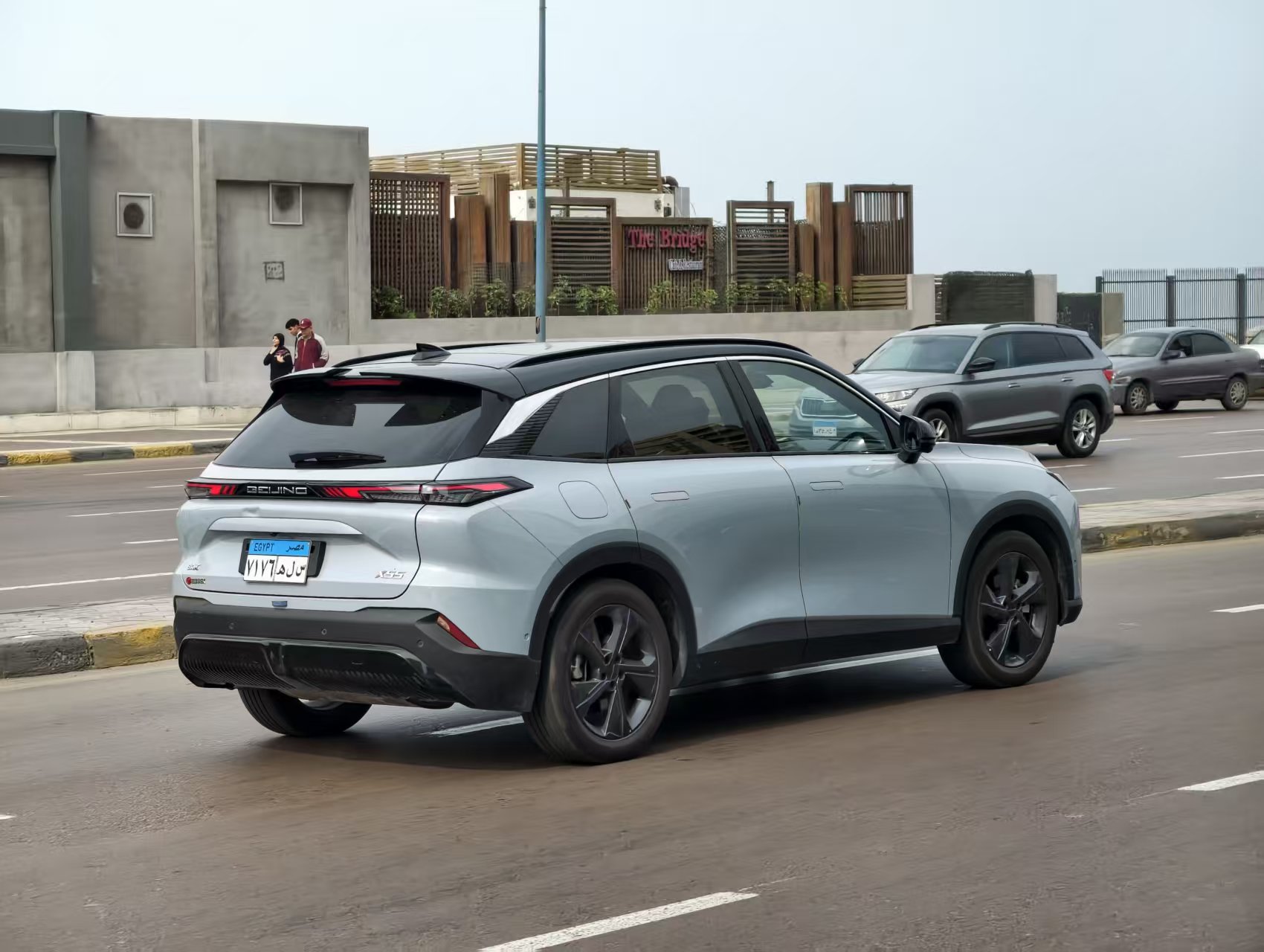 埃及汽车贵不贵_埃及街头汽车_