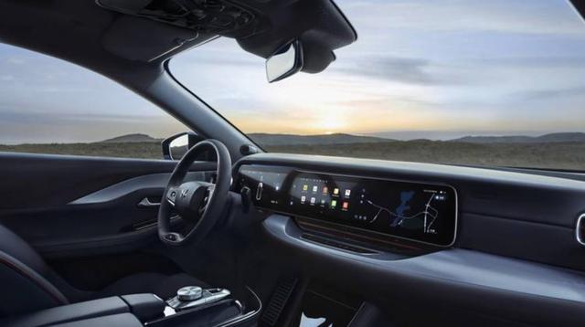 内外兼修兼具运动质感，又配备智驾“小蓝灯”，极狐阿尔法S5将于3月1日正式开启预售，全面提升智能出行体验