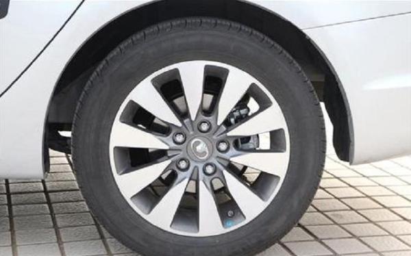 别被加油站骗了！燃油宝40%不合格，黑龙江车主率先用脚投票-有驾