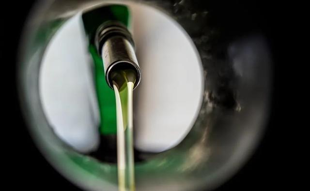 别被加油站骗了！燃油宝40%不合格，黑龙江车主率先用脚投票-有驾