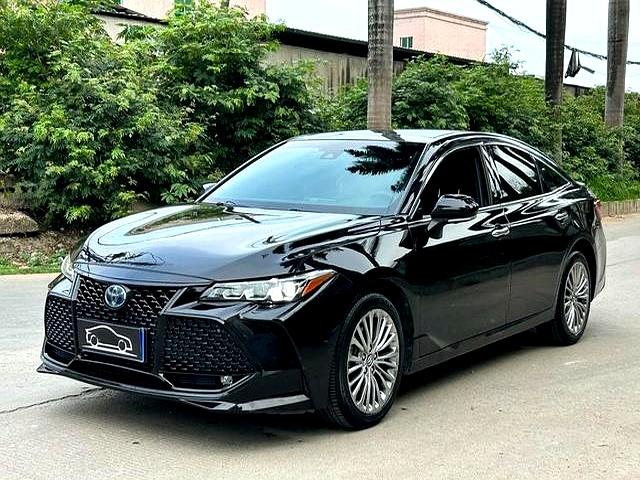 老车主的良心建议：别急着买凯美瑞，保险费逐项一算才发现亚洲龙更划算-有驾