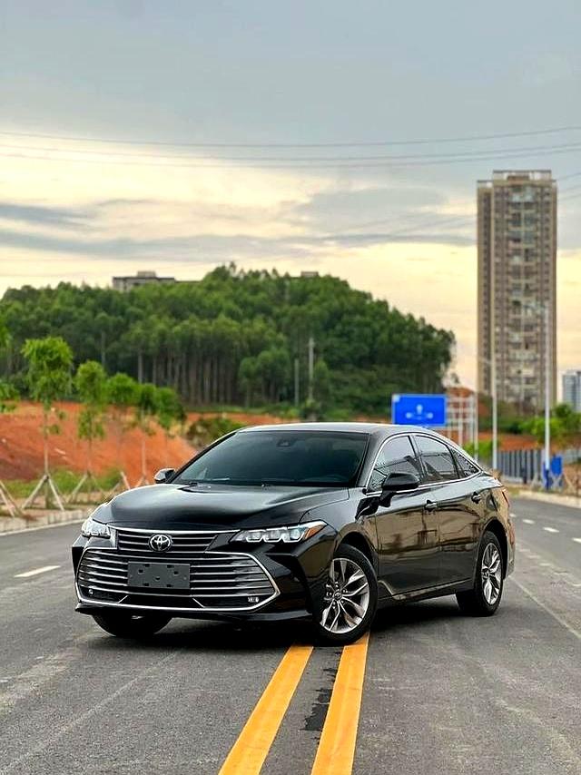 老车主的良心建议：别急着买凯美瑞，保险费逐项一算才发现亚洲龙更划算-有驾