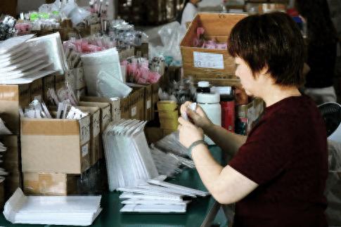 深圳美妆品牌在西部热销 拼多多“西进”政策如何帮它省下140万？