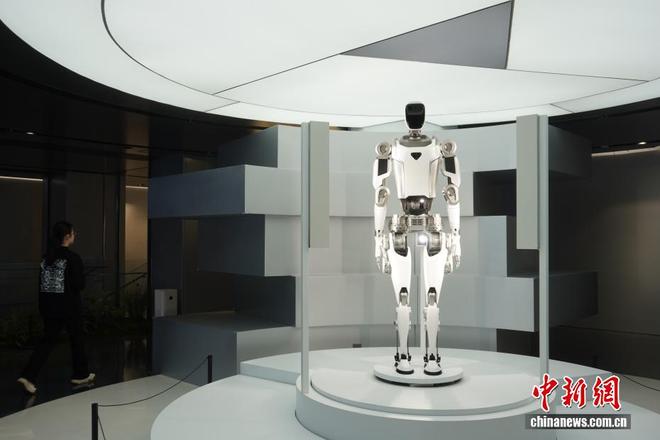 _河南机器人公司排名_河南机汽人汽车配件有限公司