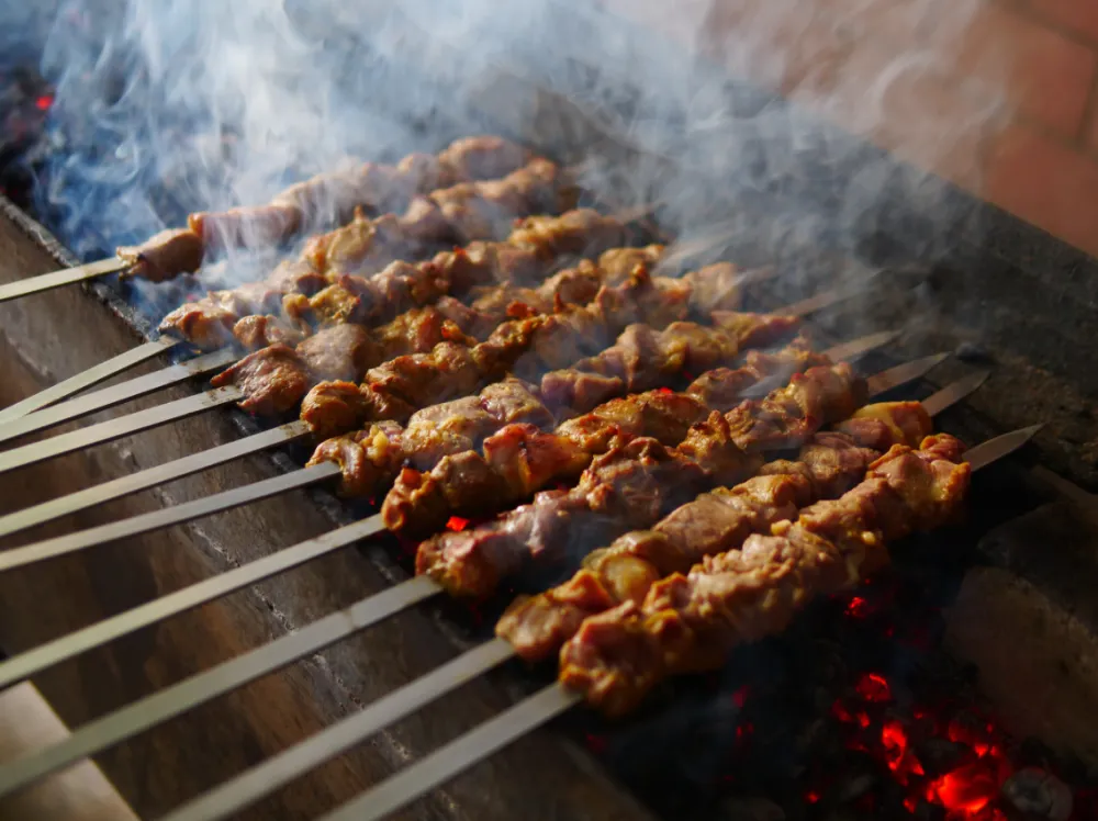 怎么假装在新疆很会吃？首先不要说“烤羊肉串”