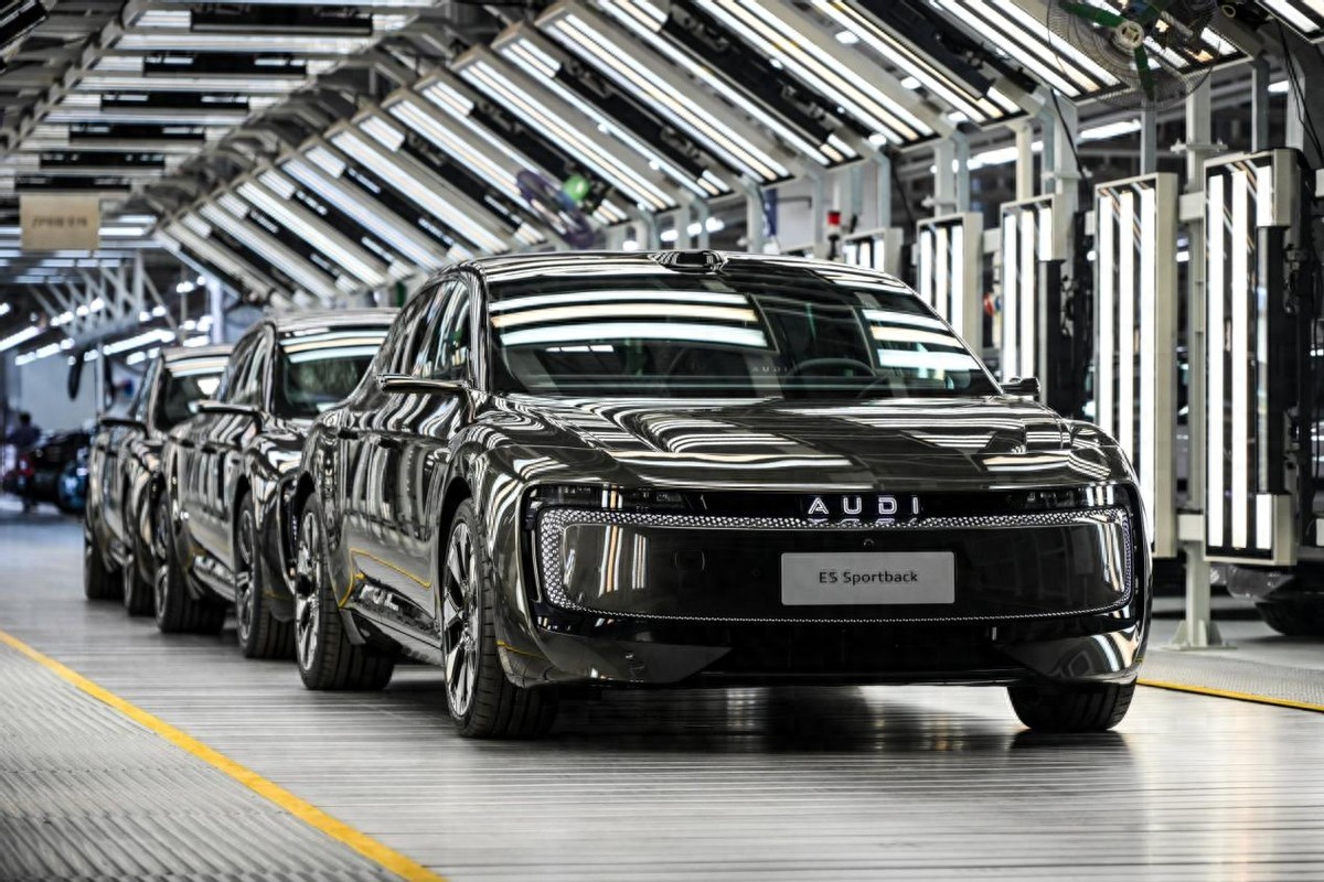 拿下“三冠王” 限时20.59万起售 奥迪E5 Sportback到底有多强？