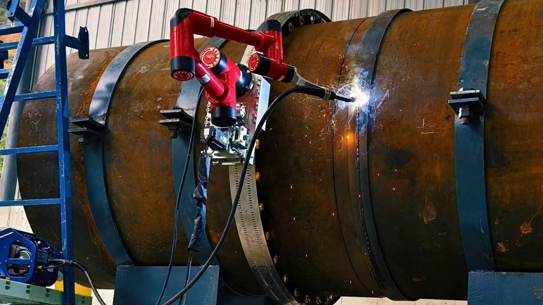 填补国内空白：重庆交大团队研发出环焊机器人，攻克高原焊接难题