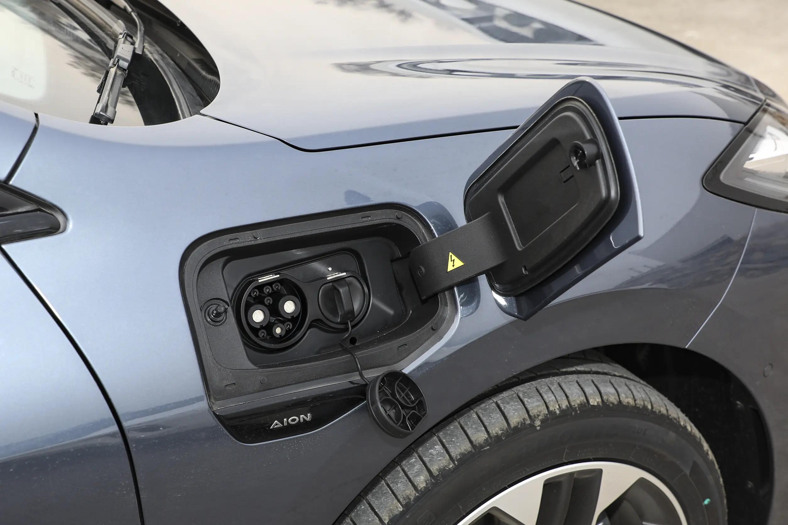 广汽埃安全新动力电池发布会_广汽埃安新能源汽车怎么样价格_