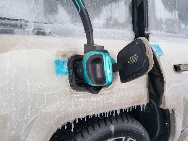 极寒充电测试 比亚迪第二代刀片电池依旧稳定