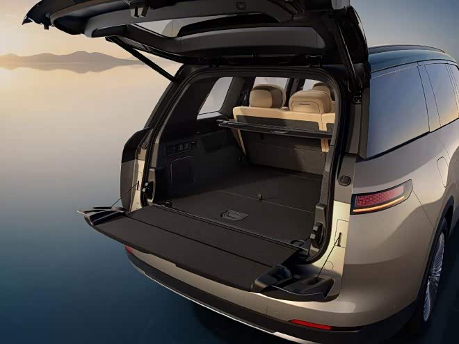 定位全尺寸旗舰SUV 领克900大五座版官宣亮相__定位全尺寸旗舰SUV 领克900大五座版官宣亮相