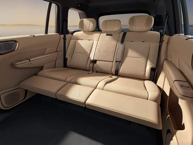 定位全尺寸旗舰SUV 领克900大五座版官宣亮相__定位全尺寸旗舰SUV 领克900大五座版官宣亮相