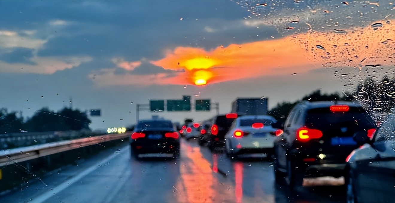 为什么逸航电子后视镜能上春晚__为什么逸航电子后视镜能上春晚