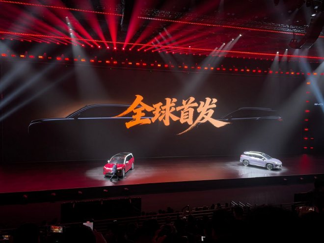 比亚迪正式发布第二代刀片电池及闪充技术