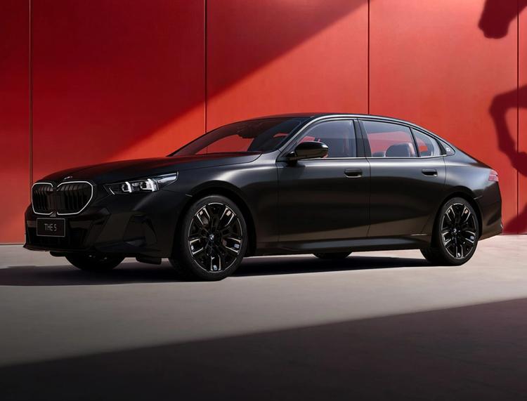 _宝马占位路虎_宝马路虎往前开是指什么生肖