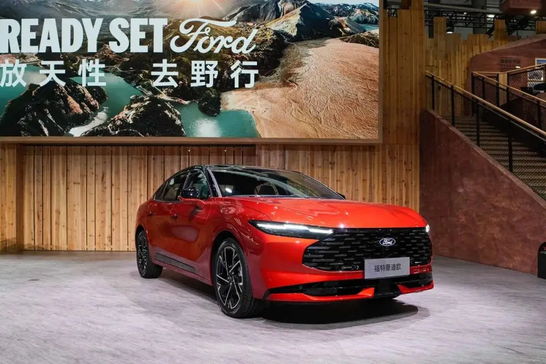 _吴亦凡乘高铁遭堵_福特道路救援电话多少