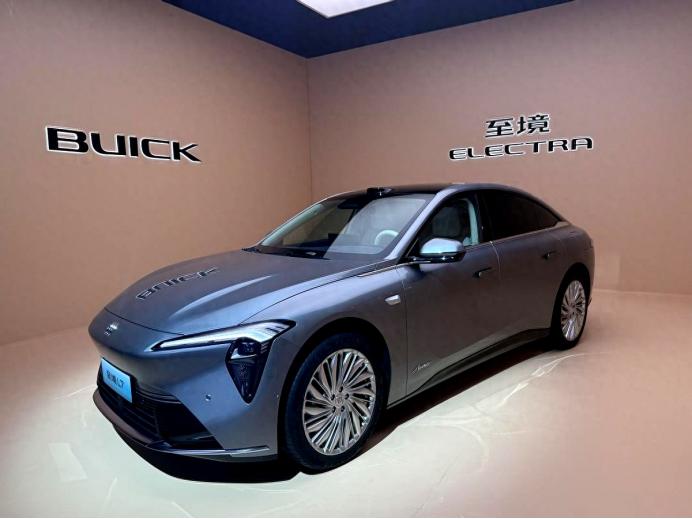 从“造车”到“懂你”：上汽的用户逻辑，重写大型车企的转型剧本__从“造车”到“懂你”：上汽的用户逻辑，重写大型车企的转型剧本