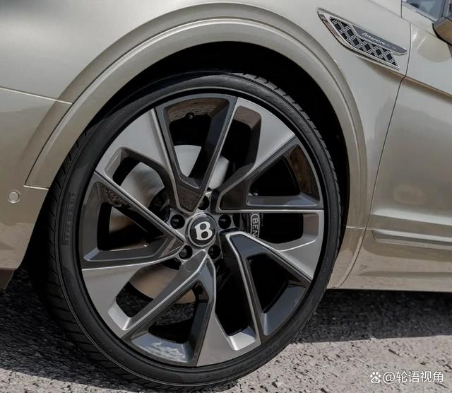 宾利添越云境版官图发布 升华色彩工艺与豪华格调-有驾