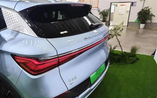 晒一晒,三年前买的比亚迪元,到现在开了八万公里,这是我五台车唯一零维修的,用车成本极低,为什么还要喷新能源国产车-有驾